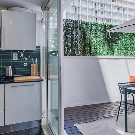 Apartment Sunny Terrace In Entrecampos By Lovelystay
